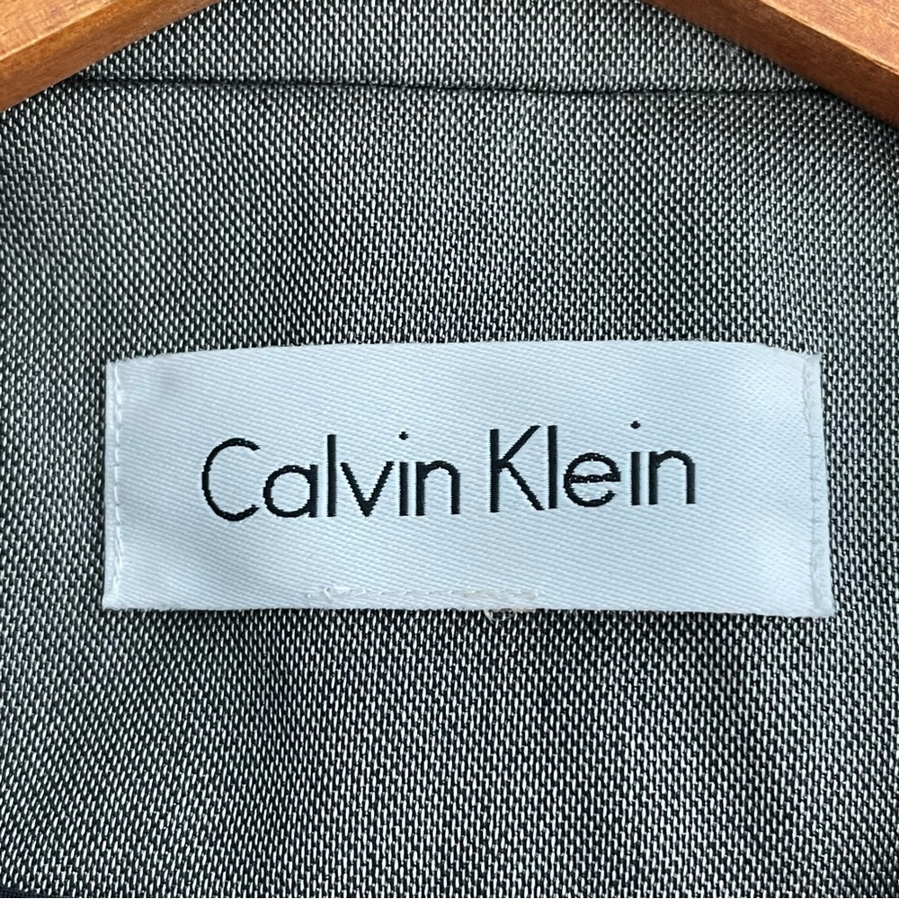 Calvin Klein V-Neck Single Button Collared Long S… - image 3